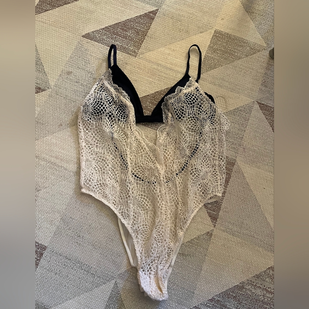 Never Worn, Nwot Victoria's Secret Dark Navt and Cream Lace Bodysuit, Size M